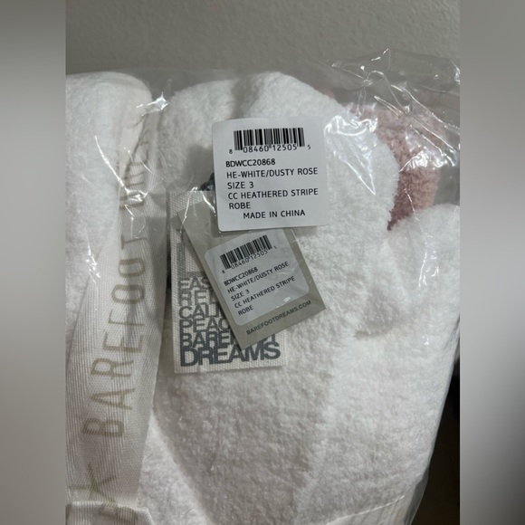 NEW Barefoot Dreams cozy white and pink dusty rose robe - Picture 9 of 10